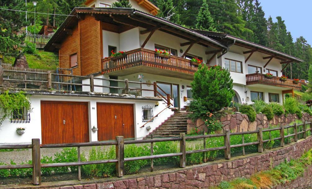 Holiday Apartments Costanzi Ортизеи Экстерьер фото
