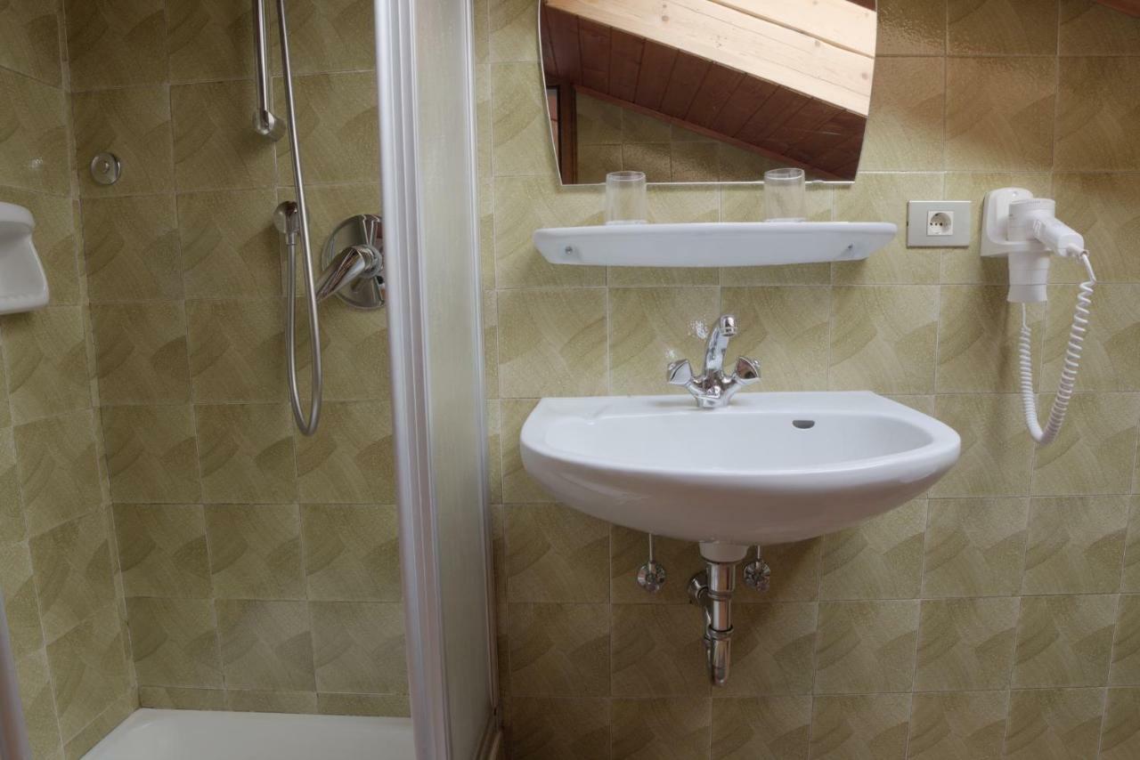 Holiday Apartments Costanzi Ортизеи Экстерьер фото